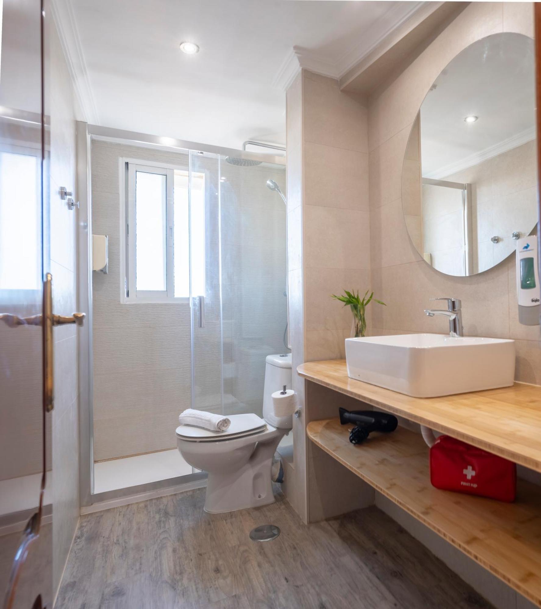 Апартаменты Malaga Center Flat Hospitality Экстерьер фото