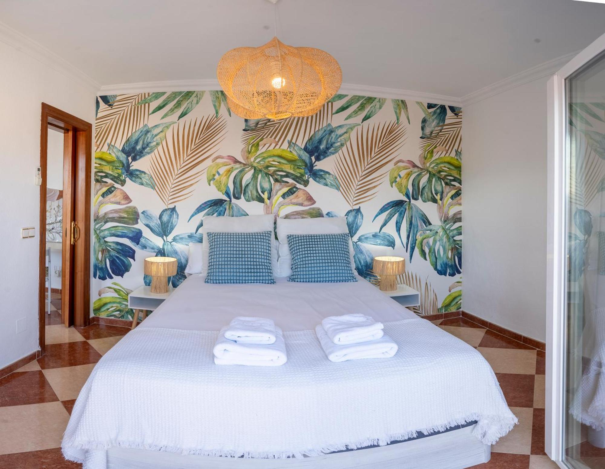 Апартаменты Malaga Center Flat Hospitality Экстерьер фото