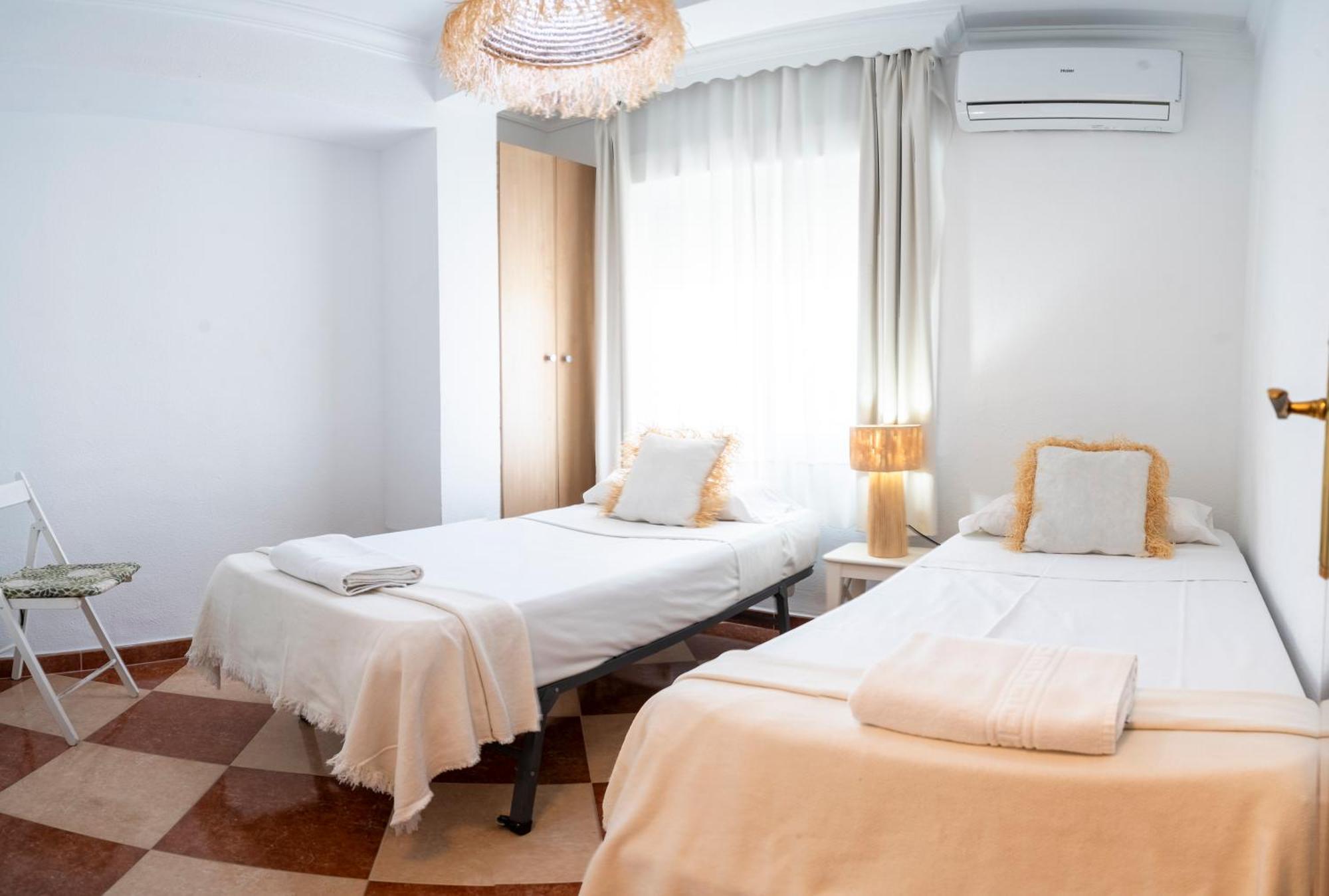 Апартаменты Malaga Center Flat Hospitality Экстерьер фото
